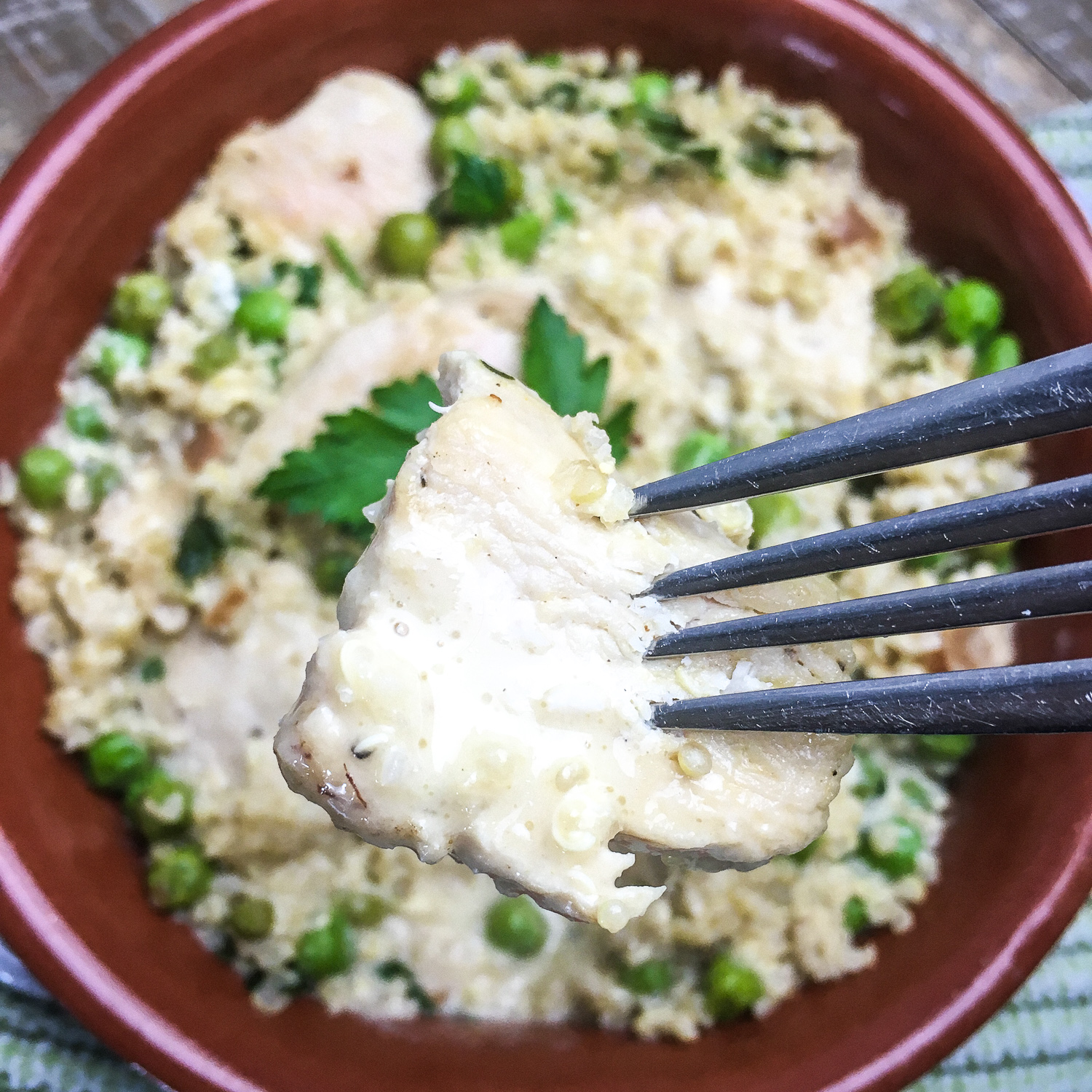 One-Pan Creamy Chicken Quinoa with Peas – Love Your Food